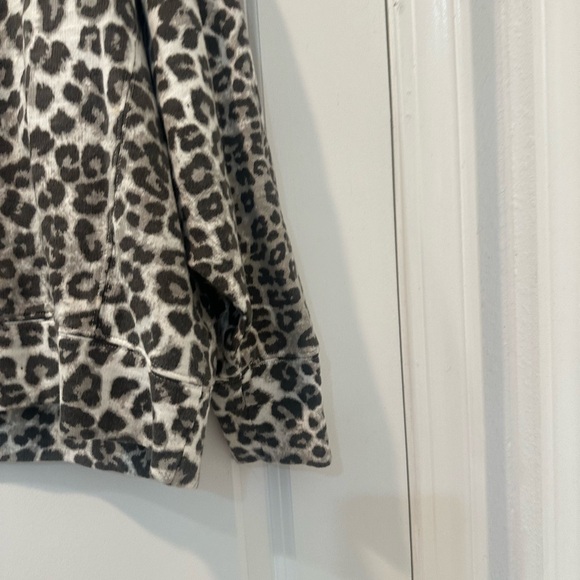 Good American Cheetah Sweatshirt - Picture 3 of 5